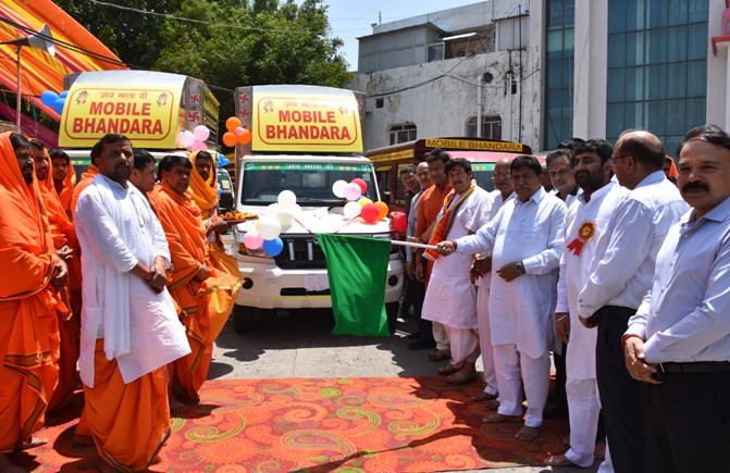 हरियाणा विधानसभा अध्यक्ष ने भंडारा वैन को हरी झंडी दिखाकर किया रवाना