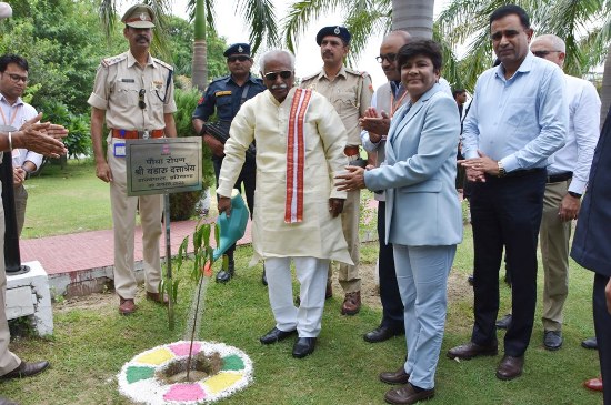 रिफाइनरी युवाओं को ज्यादा से ज्यादा रोजगार उपलब्ध करवाए : राज्यपाल