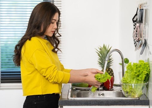 जड़ वाली सब्जियों को साफ करने के लिए ये तरीके आजमाएं